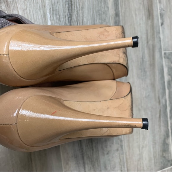 Stuart Weitzman nude peep toe heels size 8.5 - Picture 9 of 11